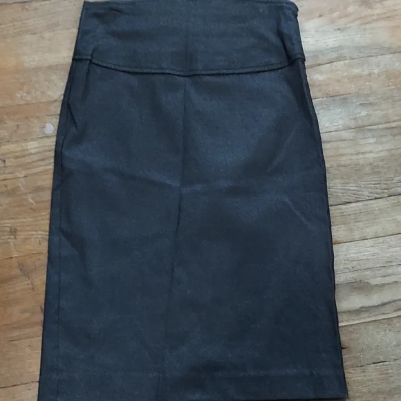 Skirts - Picture 4 of 16